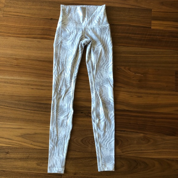 Lululemon Wunder Under Pant Hi-Rise Luxtreme White Tropical Fern Full Length 4 - Picture 4 of 12